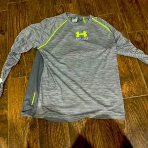 Grey long sleeve size XL Under Armour shirt